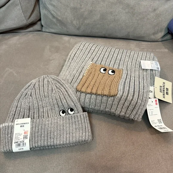 Uniqlo x Anya Hindmarch Scarf and Hat - Picture 1 of 5